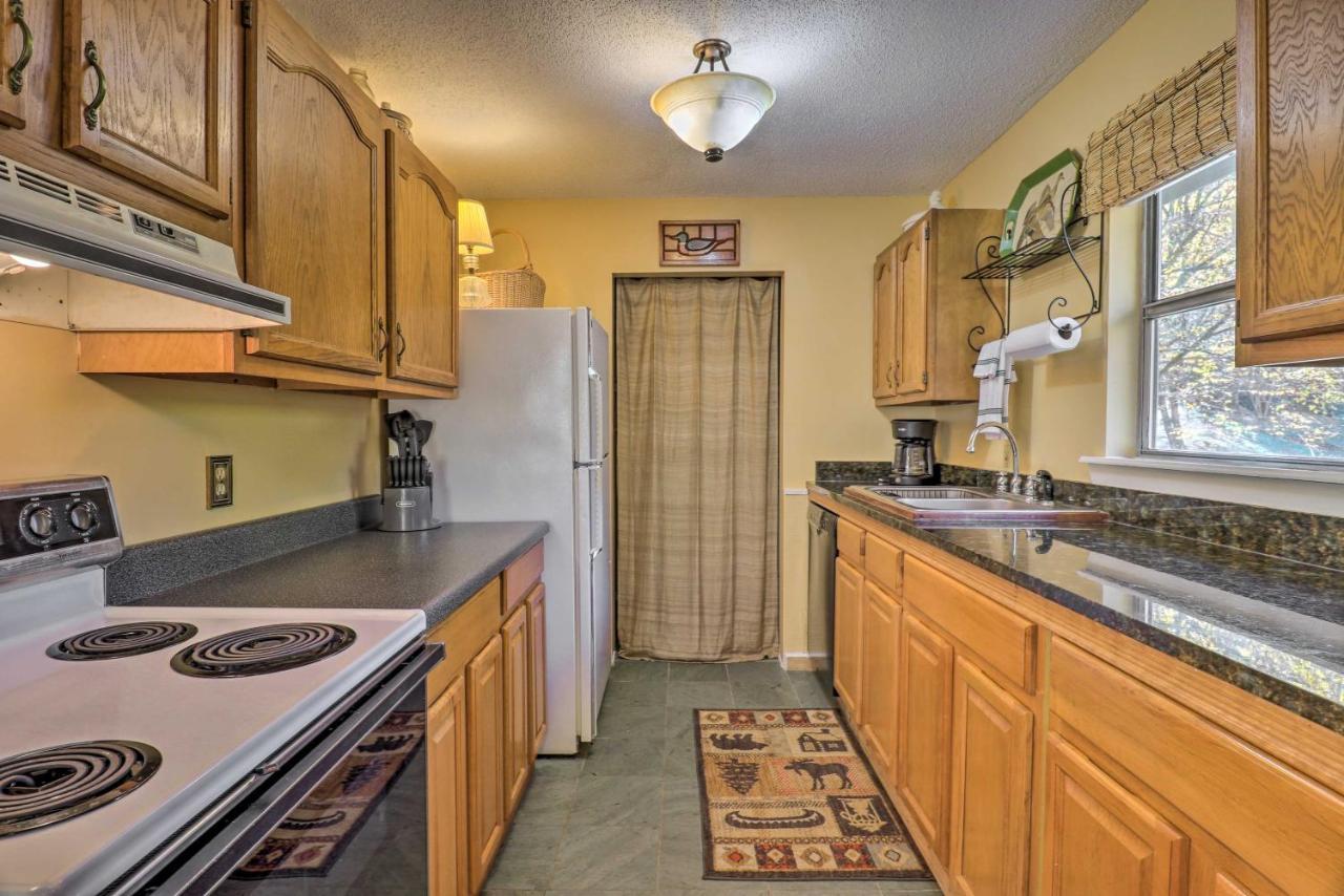 Villa Creekside Retreat With Deck, 18 Miles To Wolf Ridge Weaverville Esterno foto